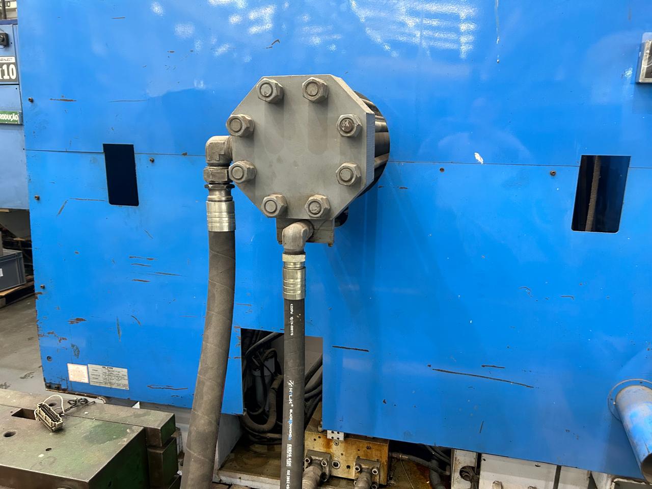 Injetora FCS 1000 ton